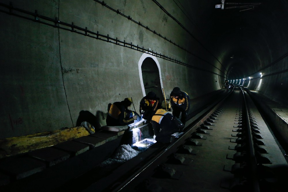 梁溪铁路运营隧道病害现状